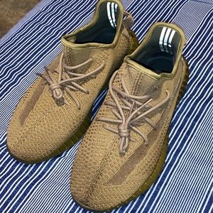 Yeezy 350 Boost V2 Earth